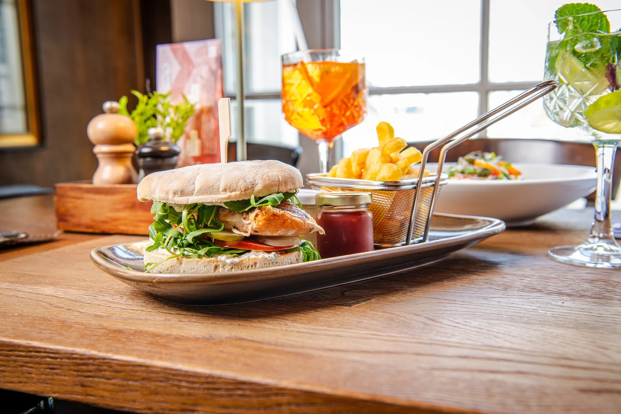 Burger und Aperitif im Restaurant Alt-Heringsdorf
